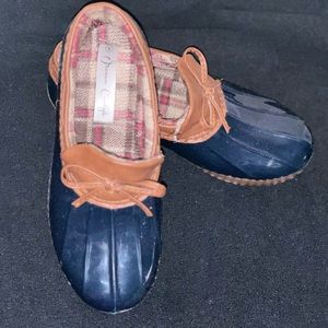 Women shoes (cut small) 6Medium